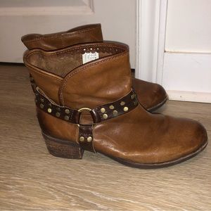Ugg ladies ankle boots size 9